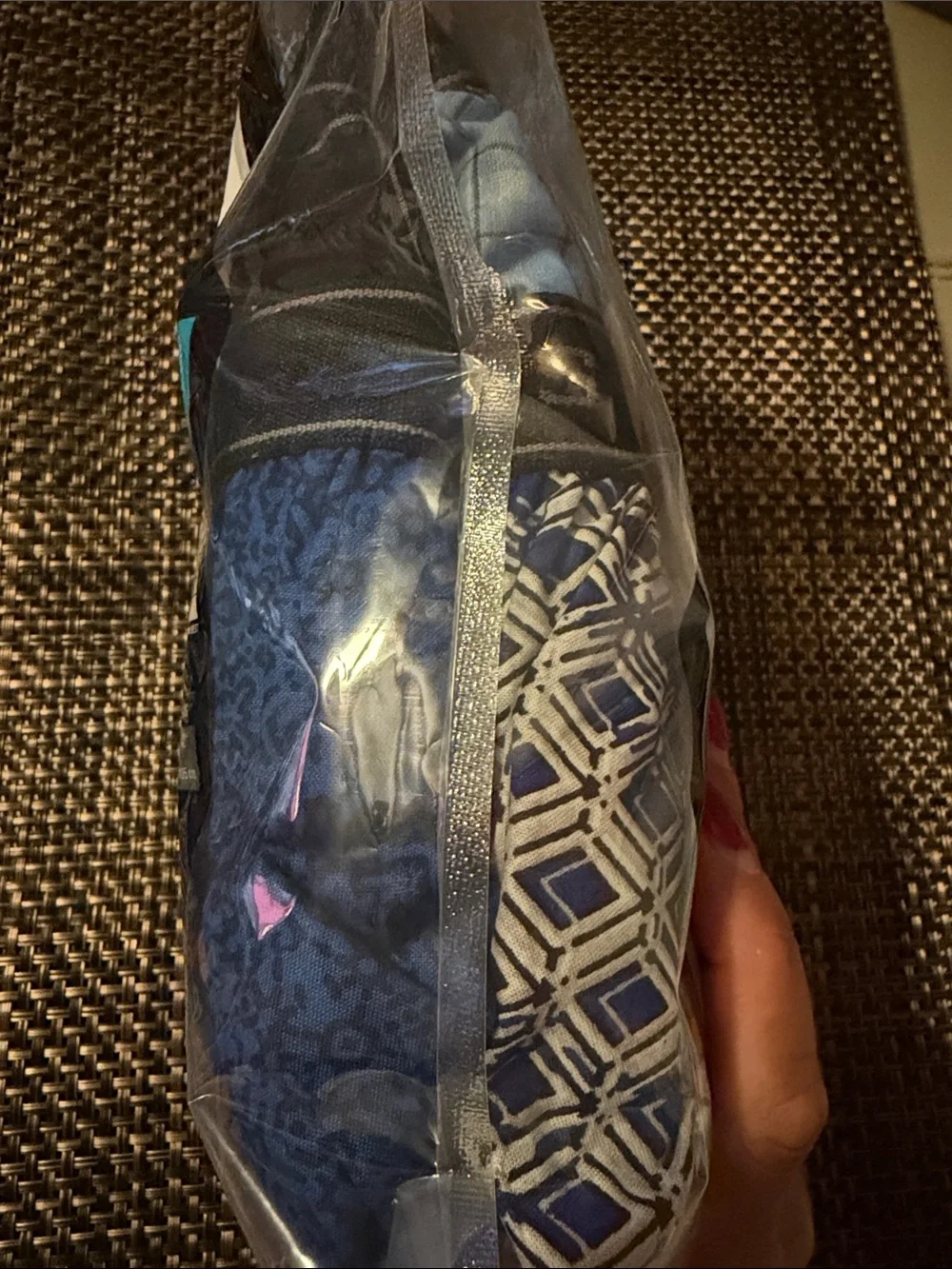 Hanes Men's 4-Pack Tagless Boxers - Blue Pattern Medium 32-34” JCBXY4